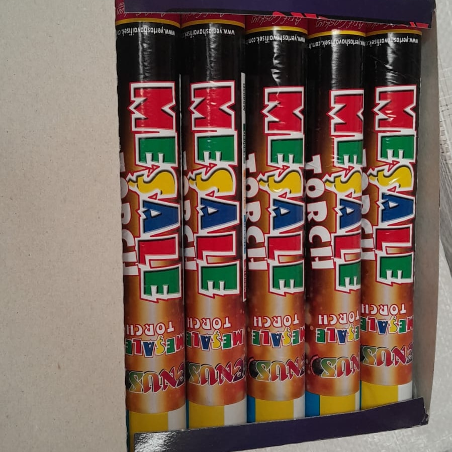 Troy Maxi mor meşale yanarken görüntü